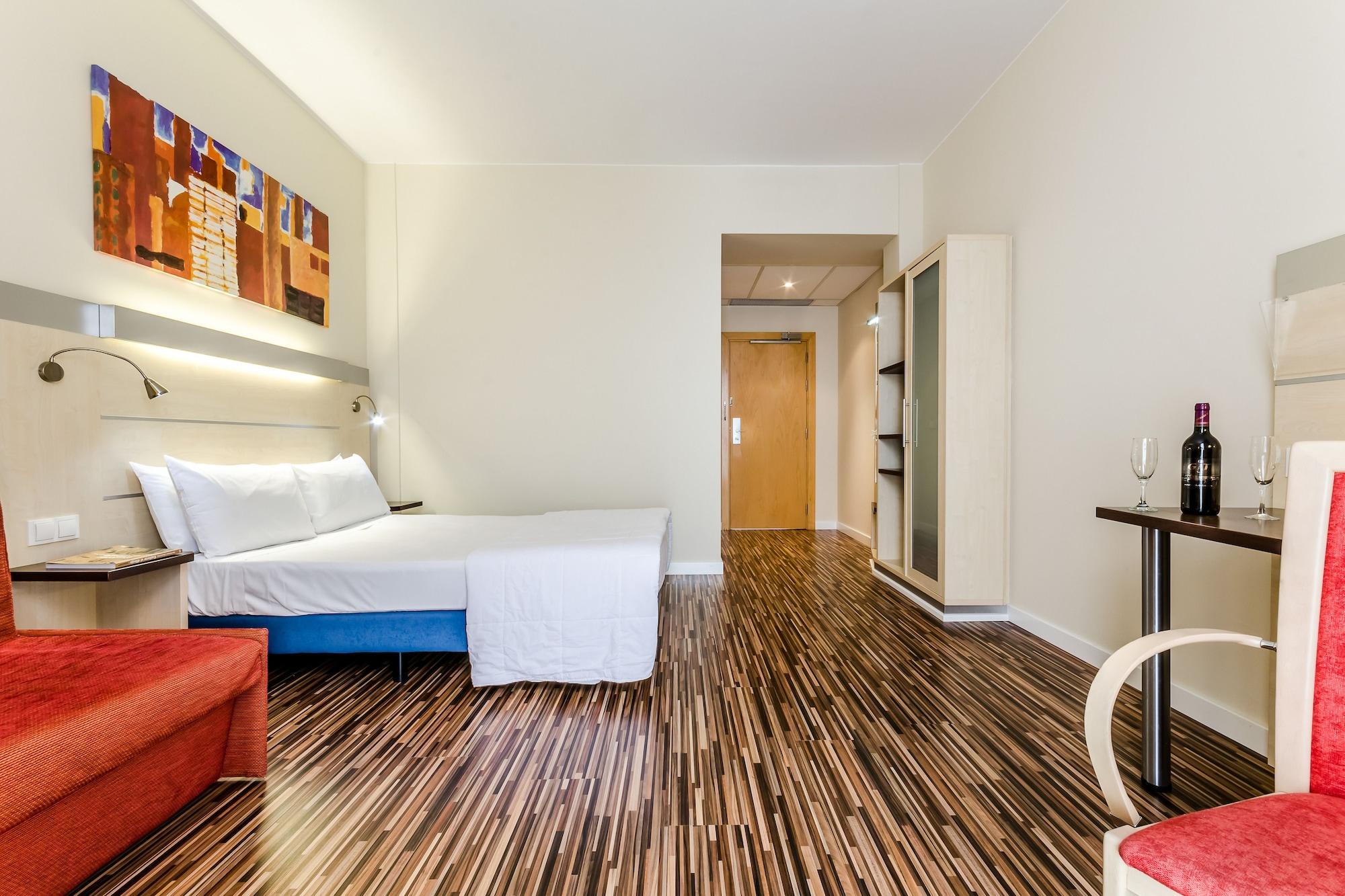 Hotel Yit Ciudad De Сарагоса Экстерьер фото