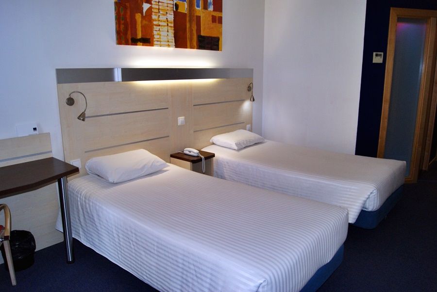 Hotel Yit Ciudad De Сарагоса Экстерьер фото