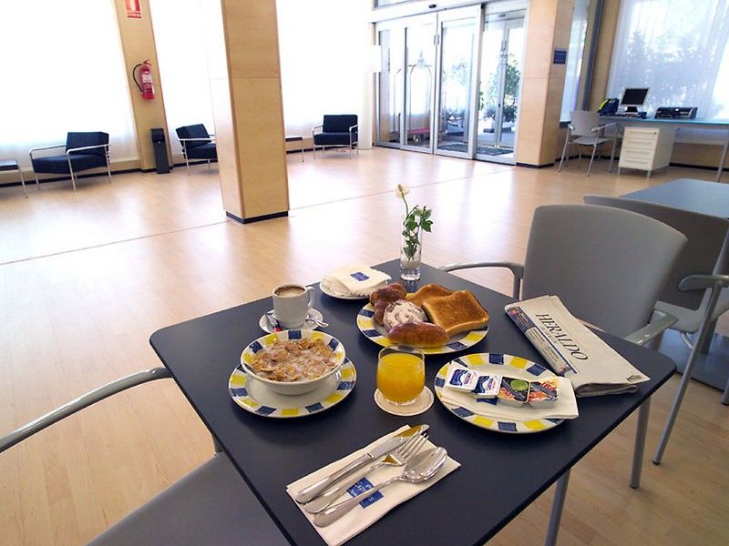 Hotel Yit Ciudad De Сарагоса Экстерьер фото