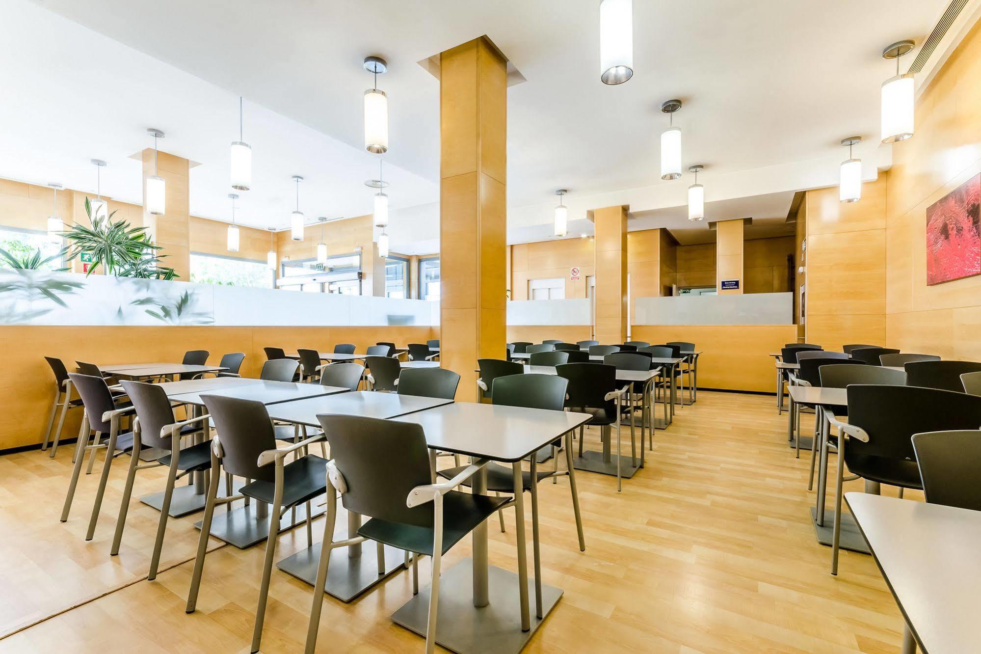 Hotel Yit Ciudad De Сарагоса Экстерьер фото