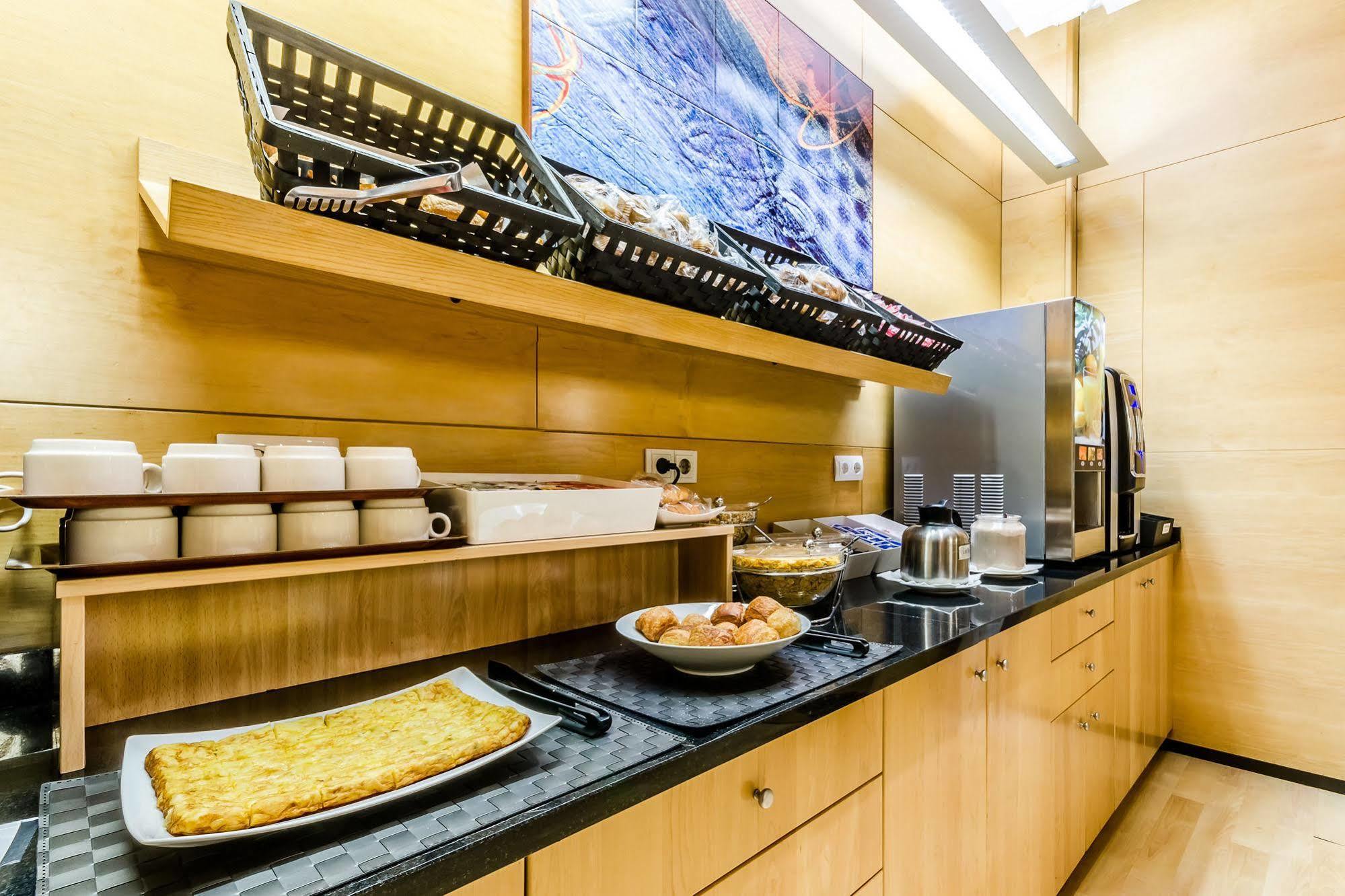 Hotel Yit Ciudad De Сарагоса Экстерьер фото